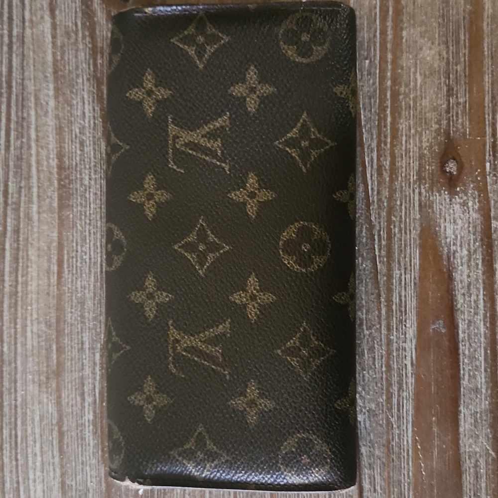 Louis Vuitton Sarah Monogram Wallet - Picture 2 of 12